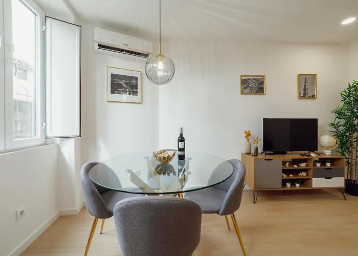 Lapa Stylish By Vacationy * Oporto